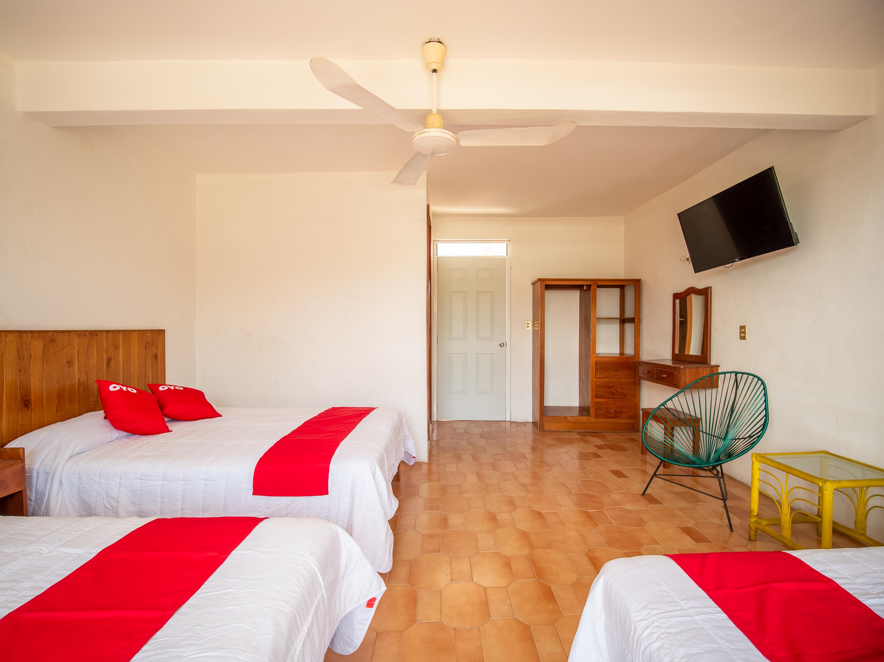Oyo Hotel Arena Surf, Puerto Escondido Пуэрто-Эскондидо Экстерьер фото